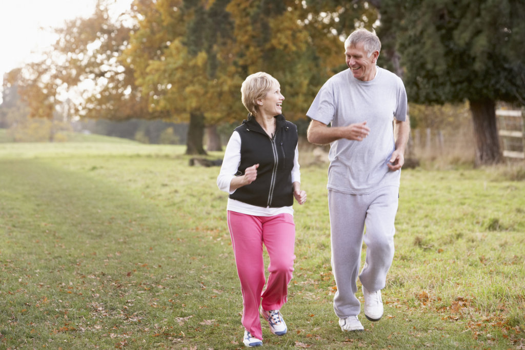 Caminar es una de las actividades más saludables. El power walking es una nueva actividad deportiva que potencia todos los beneficios de una buena caminata.